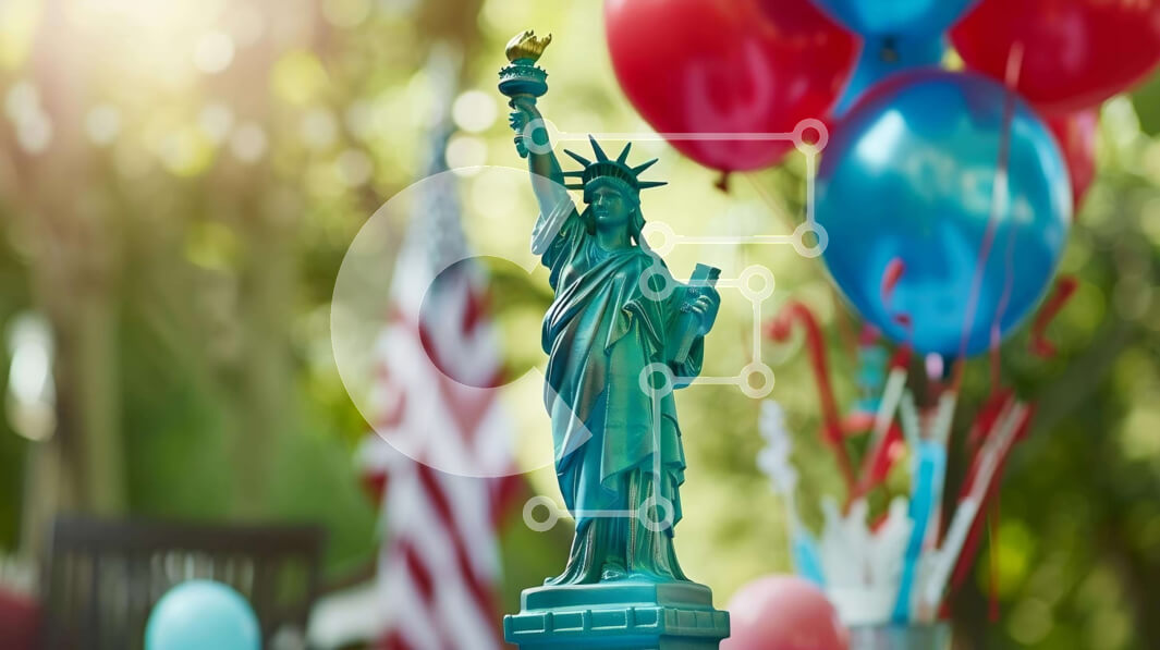 Intra Συλλεκτικό Ξύλινο Παζλ Plywood  4mm - Άγαλμα της Ελευθερίας στις 4 Ιουλίου με μπαλόνια και σημαίες Σε Ξύλινο Κουτί - Διαστάσεις Puzzle: 10x10 cm – 25 κομμάτια