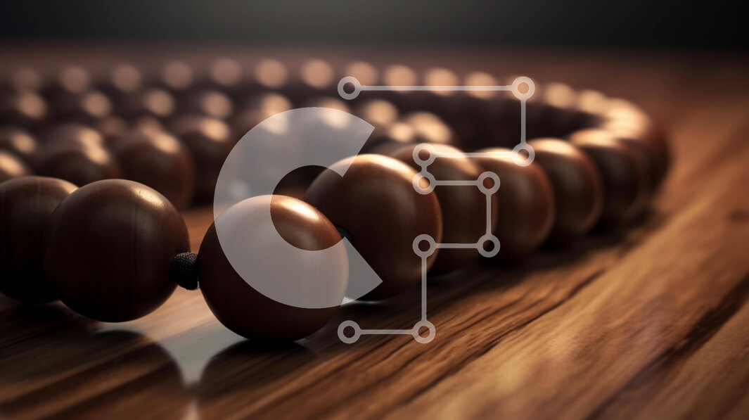 Intra Συλλεκτικό Ξύλινο Παζλ Plywood  4mm - Κολιέ με καφέ χάντρες σε ξύλινο τραπέζι Σε Ξύλινο Κουτί - Διαστάσεις: 10x10 cm – 25 κομμάτια