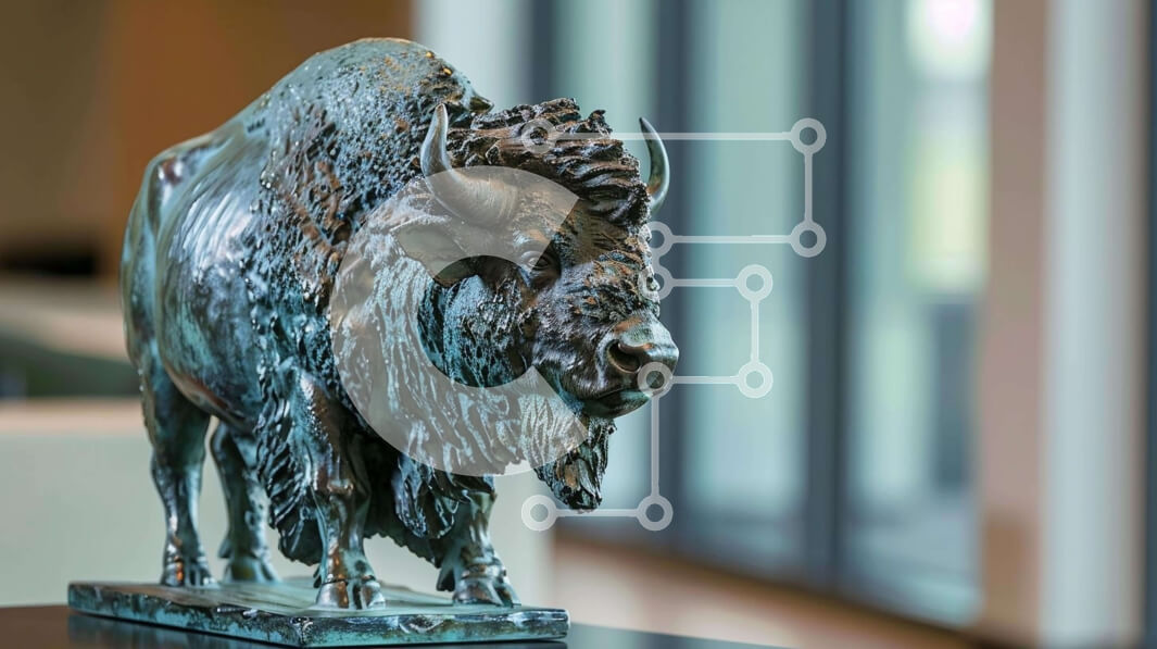 Intra Συλλεκτικό Ξύλινο Παζλ Plywood  4mm - Χάλκινο άγαλμα βουβάλου σε χώρο γραφείου Σε Ξύλινο Κουτί - Διαστάσεις: 10x10 cm – 25 κομμάτια