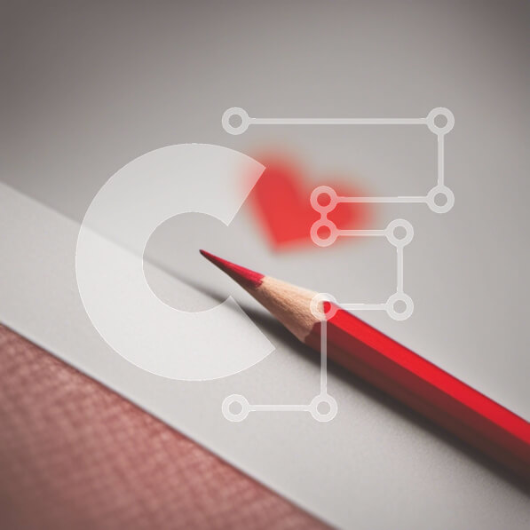 Intra Συλλεκτικό Ξύλινο Παζλ Plywood  4mm - Κόκκινο μολύβι σε ανοιχτό χαρτί με τρύπα σε σχήμα καρδιάς Σε Ξύλινο Κουτί - Διαστάσεις: 10x10 cm – 25 κομμάτια