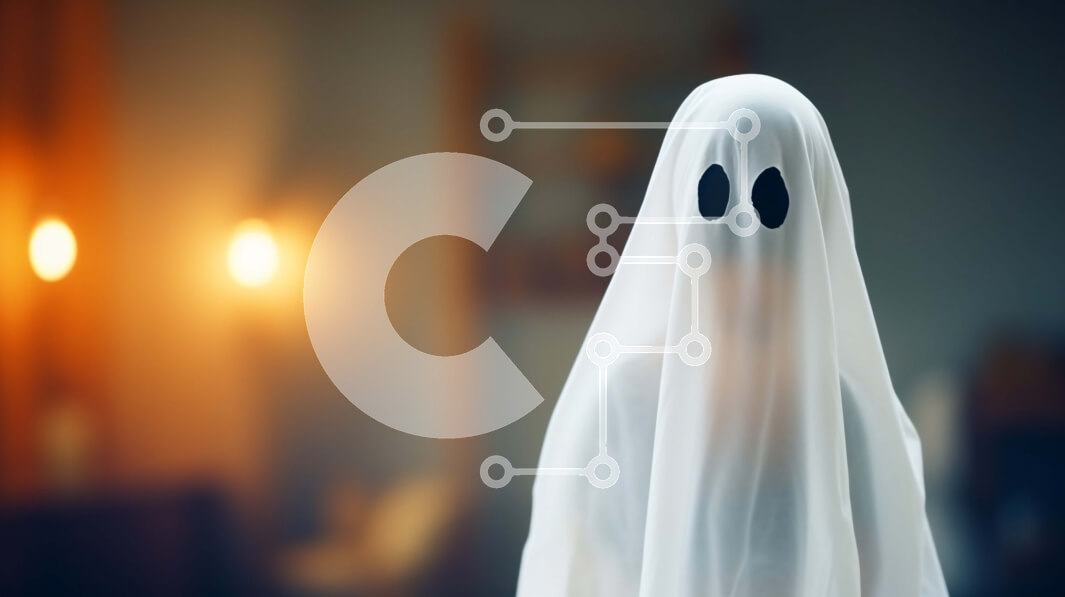 Intra Συλλεκτικό Ξύλινο Παζλ Plywood  4mm - Λευκό κοστούμι φάντασμα σε ένα άδειο δωμάτιο Σε Ξύλινο Κουτί - Διαστάσεις Puzzle: 10x10 cm – 25 κομμάτια