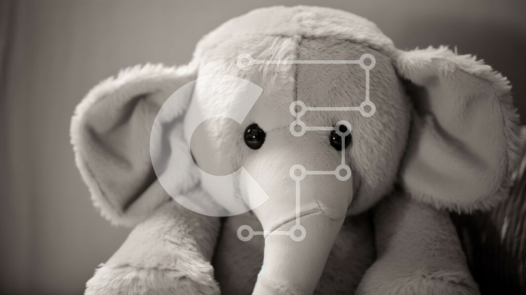 Intra Συλλεκτικό Ξύλινο Παζλ Plywood  4mm - Ασπρόμαυρο παιχνίδι με γέμιση ελέφαντα σε καρέκλα Σε Ξύλινο Κουτί - Διαστάσεις: 10x10 cm – 25 κομμάτια