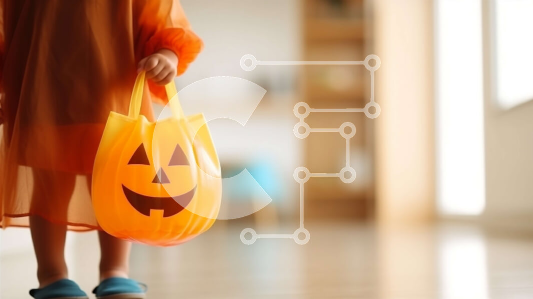 Intra Συλλεκτικό Ξύλινο Παζλ Plywood  4mm - Νεαρό κορίτσι με τσάντα σε σχήμα κολοκύθας που γιορτάζει το Halloween Σε Ξύλινο Κουτί - Διαστάσεις: 10x10 cm – 25 κομμάτια