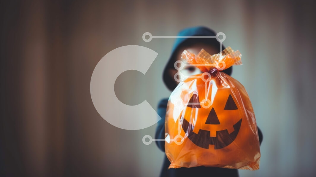 Intra Συλλεκτικό Ξύλινο Παζλ Plywood  4mm - Παιδί που κρατά τσάντα σε σχήμα κολοκύθας για το Halloween Σε Ξύλινο Κουτί - Διαστάσεις Puzzle: 10x10 cm – 25 κομμάτια