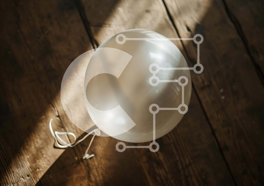 Intra Συλλεκτικό Ξύλινο Παζλ Plywood  4mm - Λευκό μπαλόνι σε ξύλινο πάτωμα Σε Ξύλινο Κουτί - Διαστάσεις: 10x10 cm – 25 κομμάτια