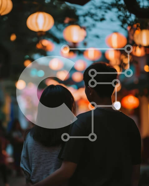 Intra Συλλεκτικό Ξύλινο Παζλ Plywood  4mm - Ρομαντικό ζευγάρι στο Alleyway τη νύχτα Σε Ξύλινο Κουτί - Διαστάσεις Puzzle: 10x10 cm – 25 κομμάτια