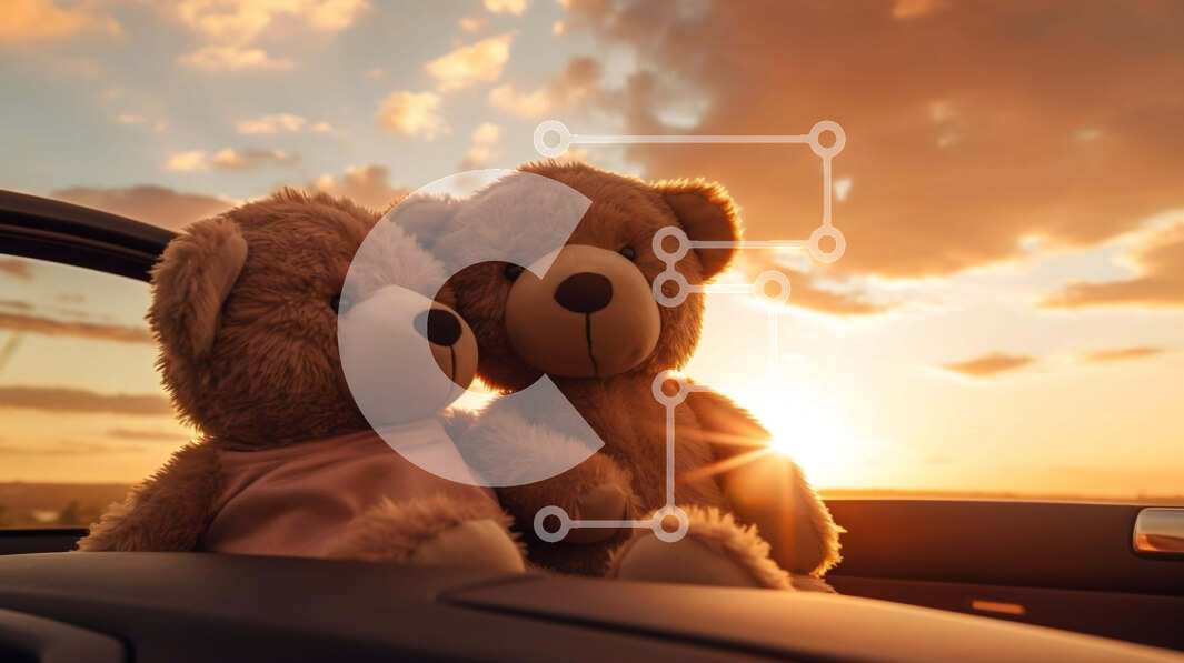 Intra Συλλεκτικό Ξύλινο Παζλ Plywood  4mm - Δύο αρκουδάκια αγκαλιάζονται σε ένα αυτοκίνητο στο ηλιοβασίλεμα Σε Ξύλινο Κουτί - Διαστάσεις Puzzle: 10x10 cm – 25 κομμάτια