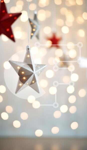 Intra Συλλεκτικό Ξύλινο Παζλ Plywood  4mm - Στολίδια σε σχήμα αστεριού που κρέμονται σε λευκό φόντο με κόκκινα, λευκά και μπλε φώτα Σε Ξύλινο Κουτί - Διαστάσεις: 10x10 cm – 25 κομμάτια