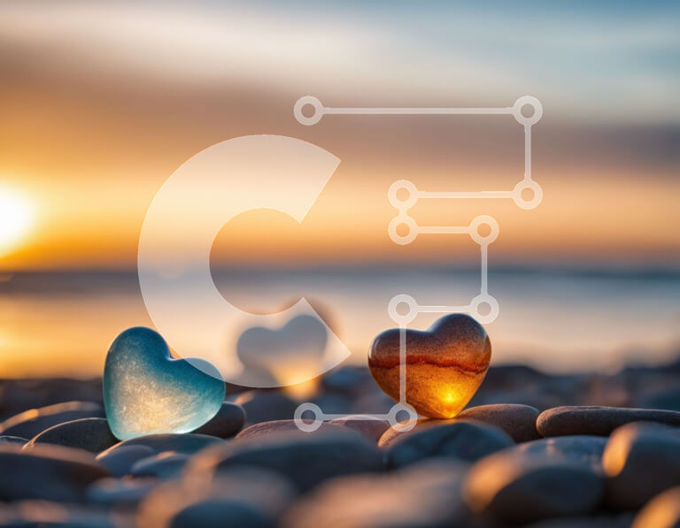 Intra Συλλεκτικό Ξύλινο Παζλ Plywood  4mm - Γυάλινα ειδώλια σε σχήμα καρδιάς στην παραλία Pebble στο ηλιοβασίλεμα Σε Ξύλινο Κουτί - Διαστάσεις Puzzle: 10x10 cm – 25 κομμάτια