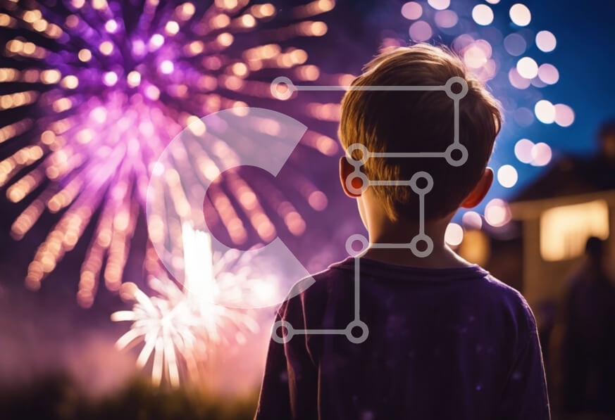 Intra Συλλεκτικό Ξύλινο Παζλ Plywood  4mm - Εντυπωσιακή επίδειξη πυροτεχνημάτων με το νεαρό αγόρι Σε Ξύλινο Κουτί - Διαστάσεις Puzzle: 10x10 cm – 25 κομμάτια