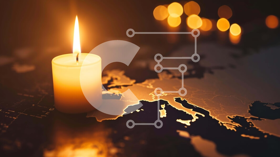 Intra Συλλεκτικό Ξύλινο Παζλ Plywood  4mm - Ένα αναμμένο κερί στον φωτισμένο χάρτη της Ευρώπης Σε Ξύλινο Κουτί - Διαστάσεις: 10x10 cm – 25 κομμάτια