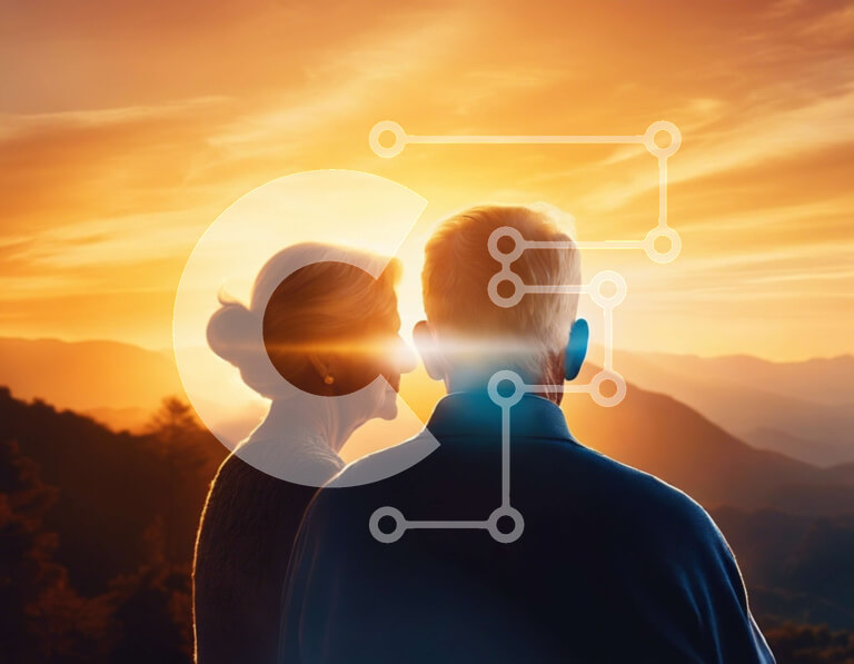 Intra Συλλεκτικό Ξύλινο Παζλ Plywood  4mm - Ηλικιωμένο ζευγάρι που παρακολουθεί το ηλιοβασίλεμα πέρα ​​από την οροσειρά Σε Ξύλινο Κουτί - Διαστάσεις Puzzle: 10x10 cm – 25 κομμάτια