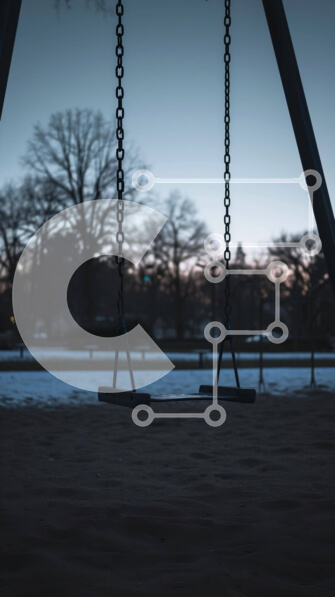 Intra Συλλεκτικό Ξύλινο Παζλ Plywood  4mm - Χιονισμένη παιδική χαρά στο σούρουπο Σε Ξύλινο Κουτί - Διαστάσεις Puzzle: 10x10 cm – 25 κομμάτια