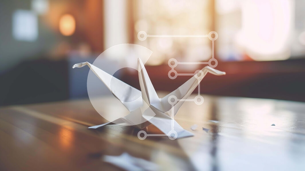 Intra Συλλεκτικό Ξύλινο Παζλ Plywood  4mm - Λευκός γερανός Origami σε ξύλινο τραπέζι Σε Ξύλινο Κουτί - Διαστάσεις Puzzle: 10x10 cm – 25 κομμάτια