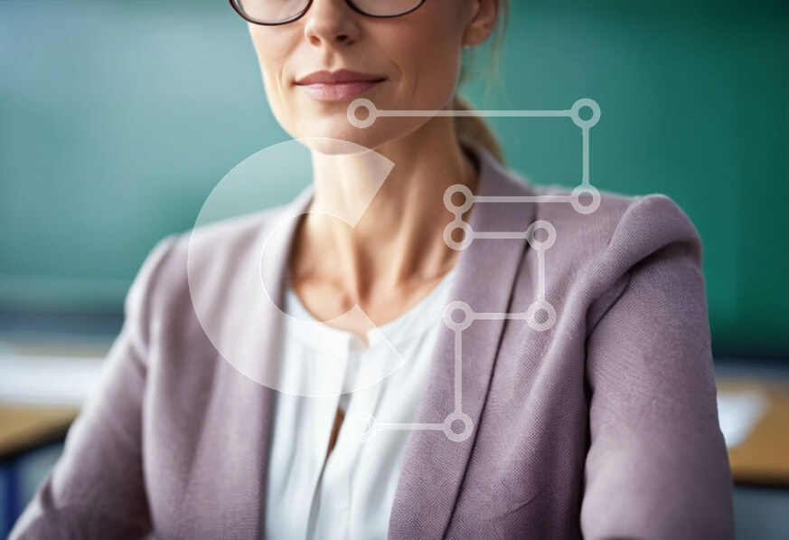 Intra Συλλεκτικό Ξύλινο Παζλ Plywood  4mm - Αρραβωνιασμένη γυναίκα με γυαλιά στο γραφείο ή στην τάξη Σε Ξύλινο Κουτί - Διαστάσεις Puzzle: 10x10 cm – 25 κομμάτια