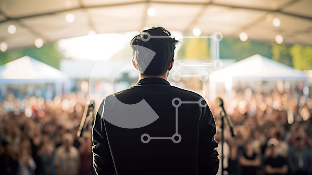 Intra Συλλεκτικό Ξύλινο Παζλ Plywood  4mm - Άτομο που μιλά στη σκηνή με το κοινό Σε Ξύλινο Κουτί - Διαστάσεις Puzzle: 10x10 cm – 25 κομμάτια