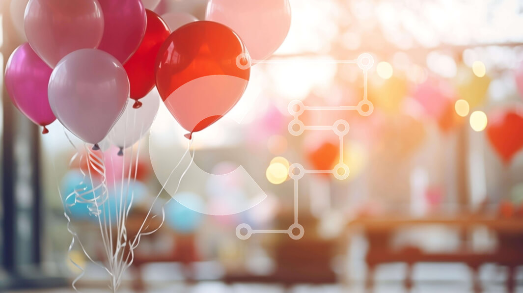 Intra Συλλεκτικό Ξύλινο Παζλ Plywood  4mm - Πολύχρωμα μπαλόνια σε μια εορταστική ατμόσφαιρα Σε Ξύλινο Κουτί - Διαστάσεις Puzzle: 10x10 cm – 25 κομμάτια