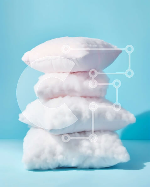 Intra Συλλεκτικό Ξύλινο Παζλ Plywood  4mm - Απλή αλλά κομψή στοίβα από λευκά μαξιλάρια σε μπλε φόντο Σε Ξύλινο Κουτί - Διαστάσεις Puzzle: 10x10 cm – 25 κομμάτια