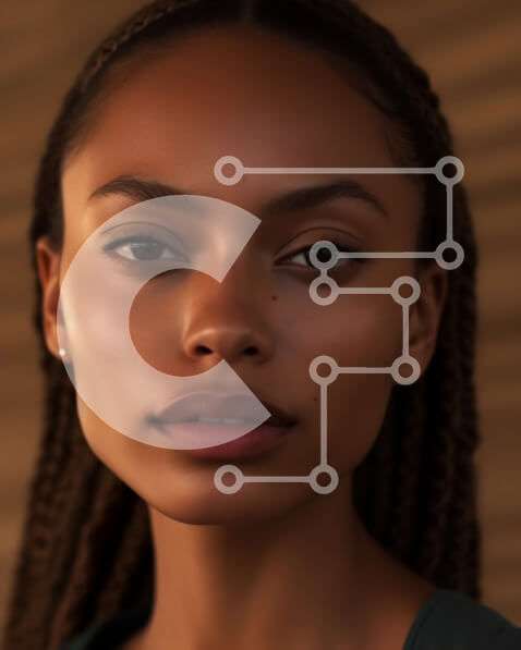 Intra Συλλεκτικό Ξύλινο Παζλ Plywood  4mm - Σοβαρή γυναίκα με πράσινο πουκάμισο και πλεξούδες πορτρέτο Σε Ξύλινο Κουτί - Διαστάσεις Puzzle: 10x10 cm – 25 κομμάτια