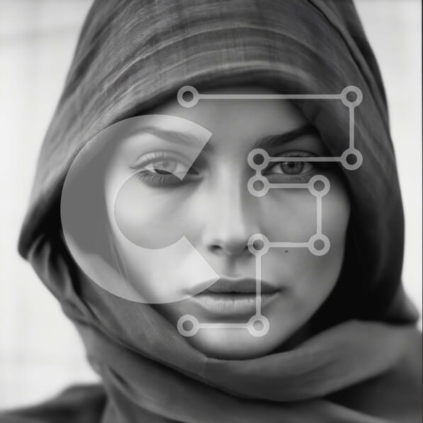 Intra Συλλεκτικό Ξύλινο Παζλ Plywood  4mm - Σοβαρή μουσουλμάνα με χιτζάμπ που κοιτάζει την κάμερα Σε Ξύλινο Κουτί - Διαστάσεις Puzzle: 10x10 cm – 25 κομμάτια