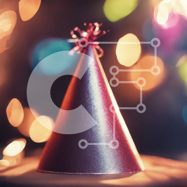 Intra Συλλεκτικό Ξύλινο Παζλ Plywood  4mm - Κόκκινο καπέλο για πάρτι στο τραπέζι με θολά φώτα φόντο Σε Ξύλινο Κουτί - Διαστάσεις Puzzle: 10x10 cm – 25 κομμάτια