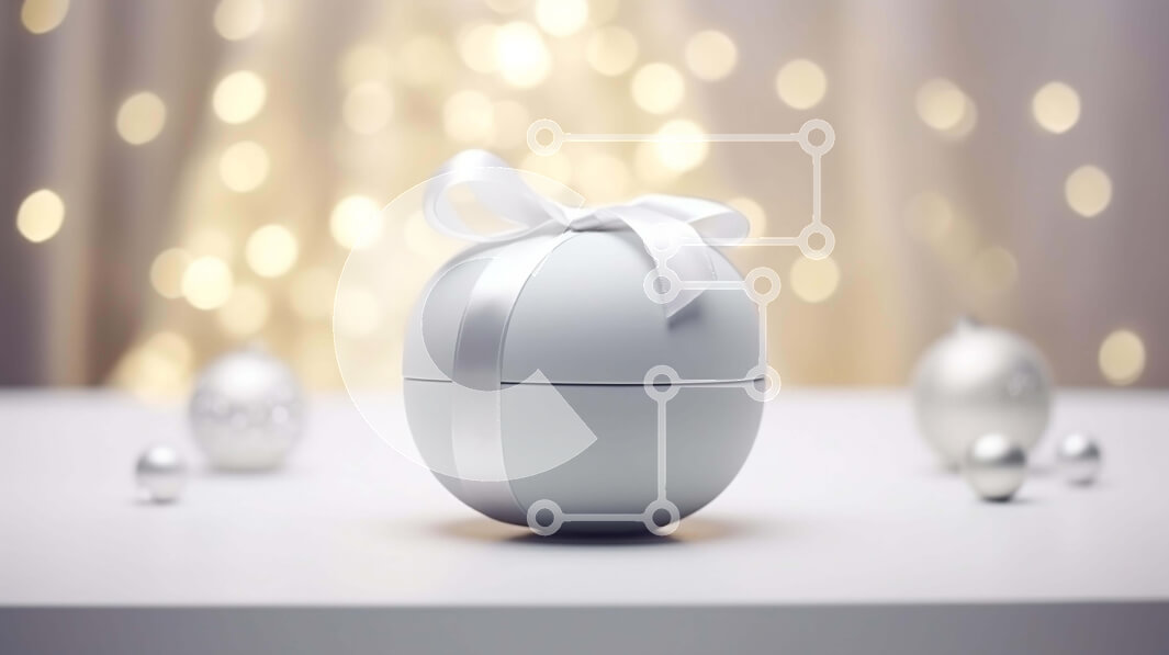 Intra Συλλεκτικό Ξύλινο Παζλ Plywood  4mm - Λευκό αυγό με κορδέλα και ασημένιες μπάλες στο διακοσμημένο τραπέζι Σε Ξύλινο Κουτί - Διαστάσεις Puzzle: 10x10 cm – 25 κομμάτια