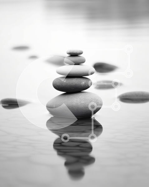 Intra Συλλεκτικό Ξύλινο Παζλ Plywood  4mm - Όμορφος σχηματισμός βράχου σε σχήμα πυραμίδας στη μέση ενός γαλήνιο υδάτινο σώμα Σε Ξύλινο Κουτί - Διαστάσεις: 10x10 cm – 25 κομμάτια