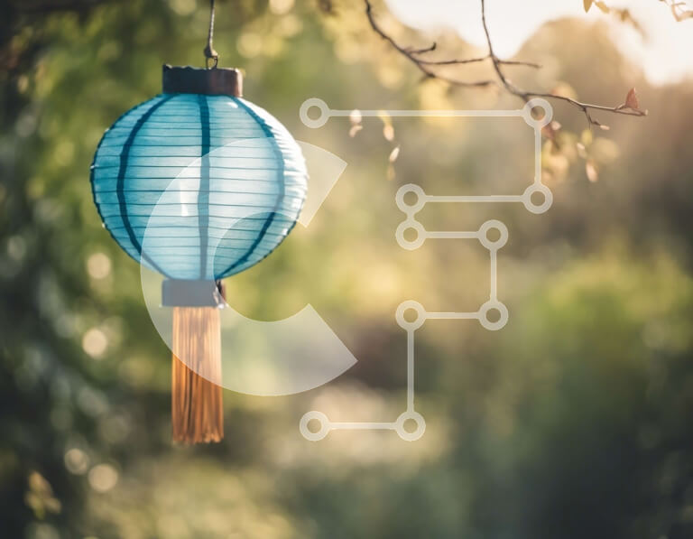 Intra Συλλεκτικό Ξύλινο Παζλ Plywood  4mm - Μπλε χάρτινο φανάρι που κρέμεται από ένα κλαδί δέντρου σε έναν κήπο Σε Ξύλινο Κουτί - Διαστάσεις: 10x10 cm – 25 κομμάτια