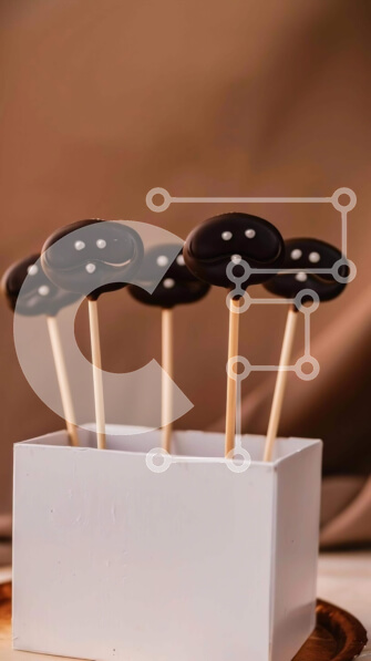 Intra Συλλεκτικό Ξύλινο Παζλ Plywood  4mm - Κομψό κέικ σοκολάτας σε λευκό κουτί για πάρτι Σε Ξύλινο Κουτί - Διαστάσεις: 10x10 cm – 25 κομμάτια