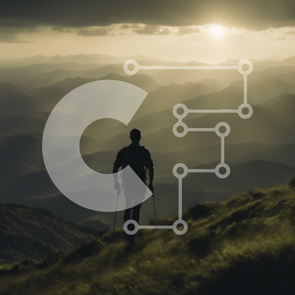 Intra Συλλεκτικό Ξύλινο Παζλ Plywood  4mm - Σιλουέτα ενός ατόμου με στύλους του σκι σε έναν χορταριασμένο λόφο με βουνά στο φόντο Σε Ξύλινο Κουτί - Διαστάσεις: 10x10 cm – 25 κομμάτια