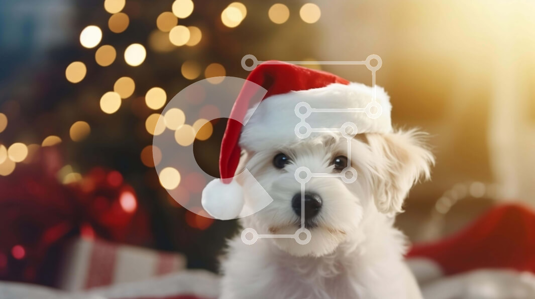 Intra Συλλεκτικό Ξύλινο Παζλ Plywood  4mm - Χαριτωμένο λευκό σκυλί που φορά ένα καπέλο Άγιου Βασίλη μπροστά από ένα χριστουγεννιάτικο δέντρο Σε Ξύλινο Κουτί - Διαστάσεις: 10x10 cm – 25 κομμάτια