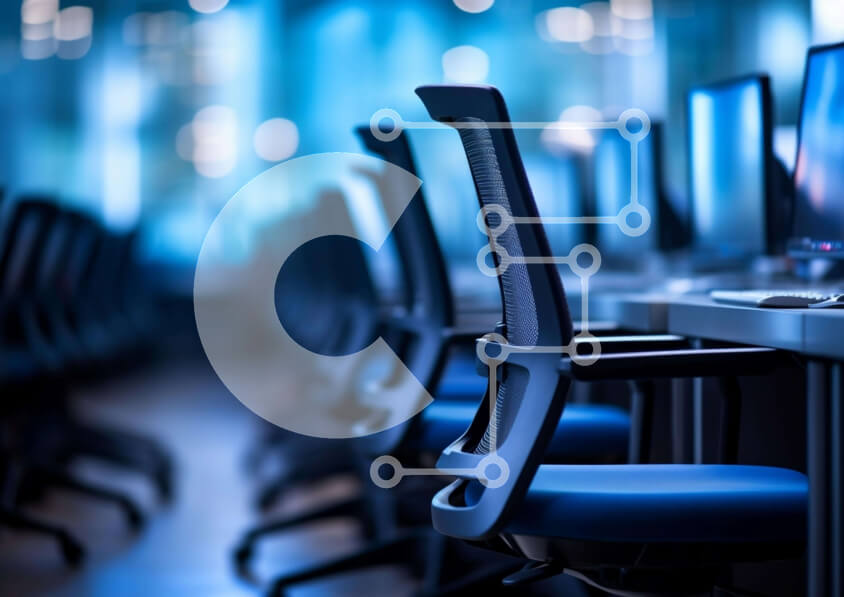 Intra Συλλεκτικό Ξύλινο Παζλ Plywood  4mm - Χώρος γραφείου με μπλε καρέκλες και πολλαπλές οθόνες Σε Ξύλινο Κουτί - Διαστάσεις Puzzle: 10x10 cm – 25 κομμάτια