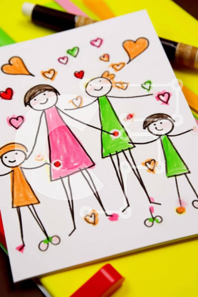 Intra Συλλεκτικό Ξύλινο Παζλ Plywood  4mm - Χειροποίητη οικογενειακή κάρτα με χρωματιστά μολύβια και κραγιόνια Σε Ξύλινο Κουτί - Διαστάσεις Puzzle: 10x10 cm – 25 κομμάτια