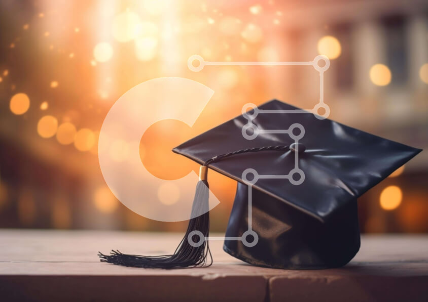 Intra Συλλεκτικό Ξύλινο Παζλ Plywood  4mm - Καπάκι αποφοίτησης σε ξύλινο τραπέζι με έντονα φώτα Σε Ξύλινο Κουτί - Διαστάσεις Puzzle: 10x10 cm – 25 κομμάτια