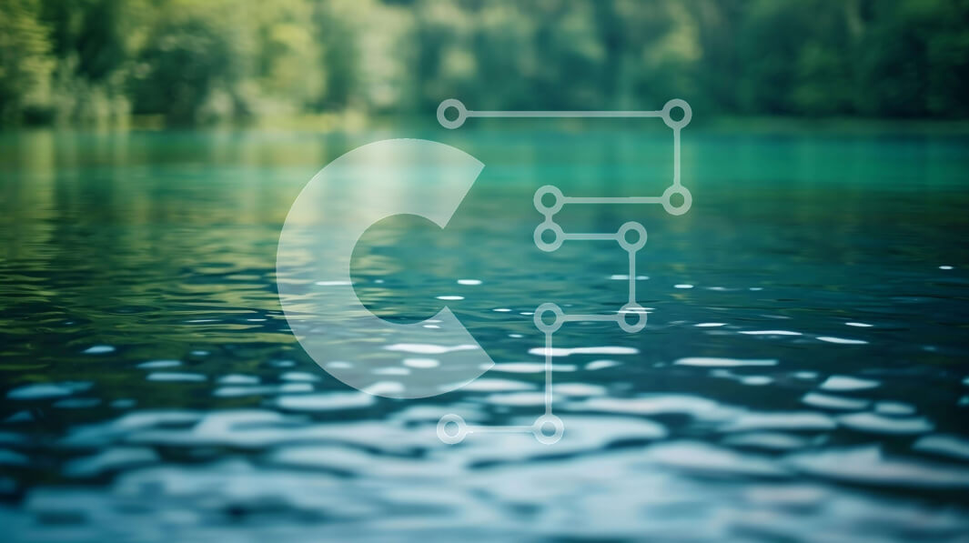 Intra Συλλεκτικό Ξύλινο Παζλ Plywood  4mm - Ήσυχη γαλάζια λίμνη με δέντρα που περιβάλλουν Σε Ξύλινο Κουτί - Διαστάσεις: 10x10 cm – 25 κομμάτια