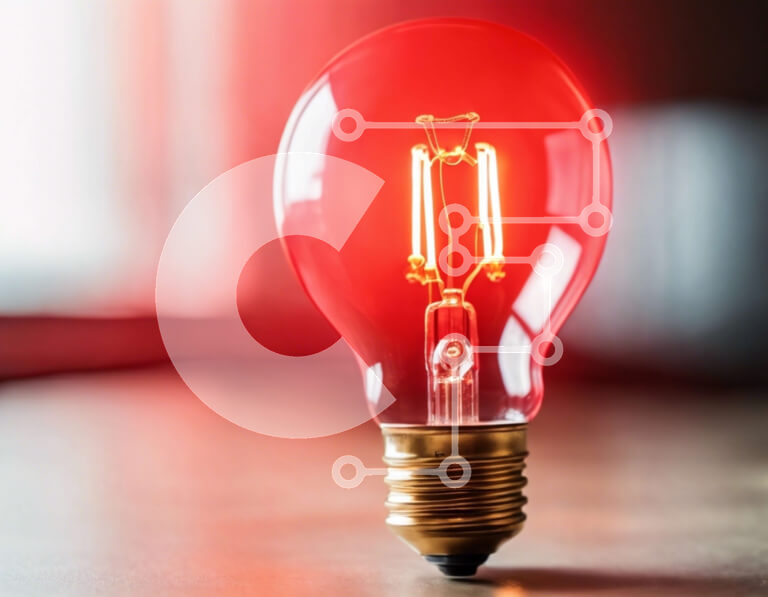 Intra Συλλεκτικό Ξύλινο Παζλ Plywood  4mm - Κόκκινη λάμπα σε ημιτελές ξύλινο τραπέζι Σε Ξύλινο Κουτί - Διαστάσεις: 10x10 cm – 25 κομμάτια