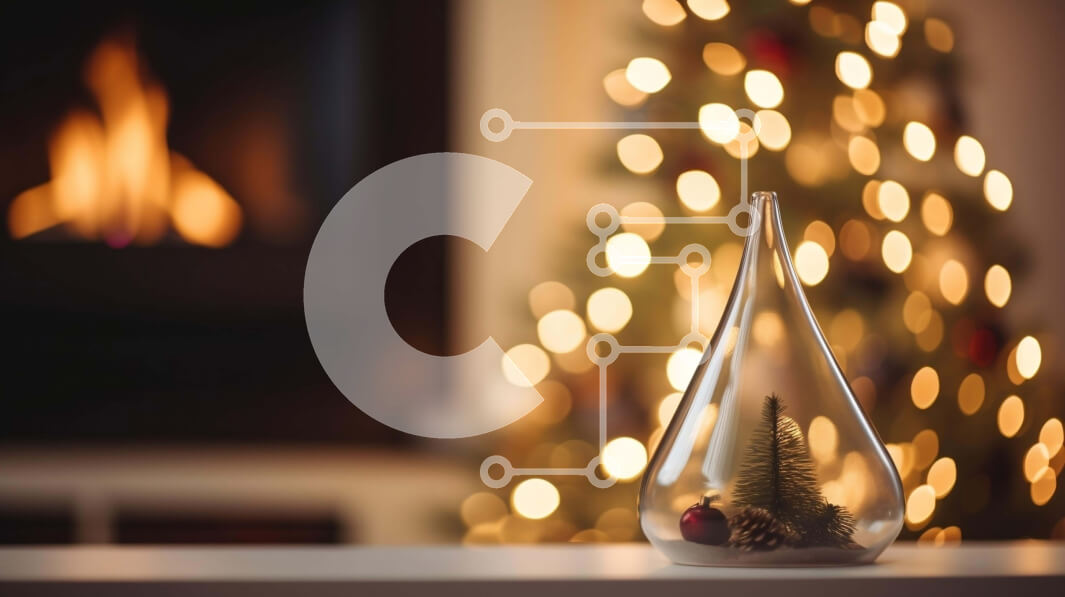 Intra Συλλεκτικό Ξύλινο Παζλ Plywood  4mm - Γιορτινό τζάκι με κουκουνάρια και χριστουγεννιάτικο δέντρο Σε Ξύλινο Κουτί - Διαστάσεις Puzzle: 10x10 cm – 25 κομμάτια