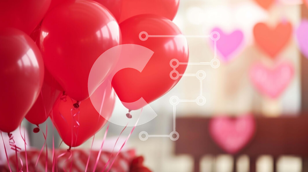 Intra Συλλεκτικό Ξύλινο Παζλ Plywood  4mm - Κόκκινα μπαλόνια που επιπλέουν στον αέρα με διακοσμήσεις σε σχήμα καρδιάς Σε Ξύλινο Κουτί - Διαστάσεις Puzzle: 10x10 cm – 25 κομμάτια