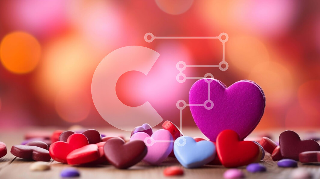 Intra Συλλεκτικό Ξύλινο Παζλ Plywood  4mm - Πολύχρωμα αντικείμενα σε σχήμα καρδιάς σε ένα ξύλινο τραπέζι Σε Ξύλινο Κουτί - Διαστάσεις Puzzle: 10x10 cm – 25 κομμάτια