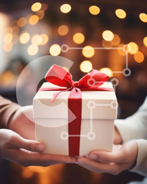 Intra Συλλεκτικό Ξύλινο Παζλ Plywood  4mm - Χέρια που κρατούν ένα λευκό κουτί δώρου με κόκκινες κορδέλες και φώτα Σε Ξύλινο Κουτί - Διαστάσεις Puzzle: 10x10 cm – 25 κομμάτια