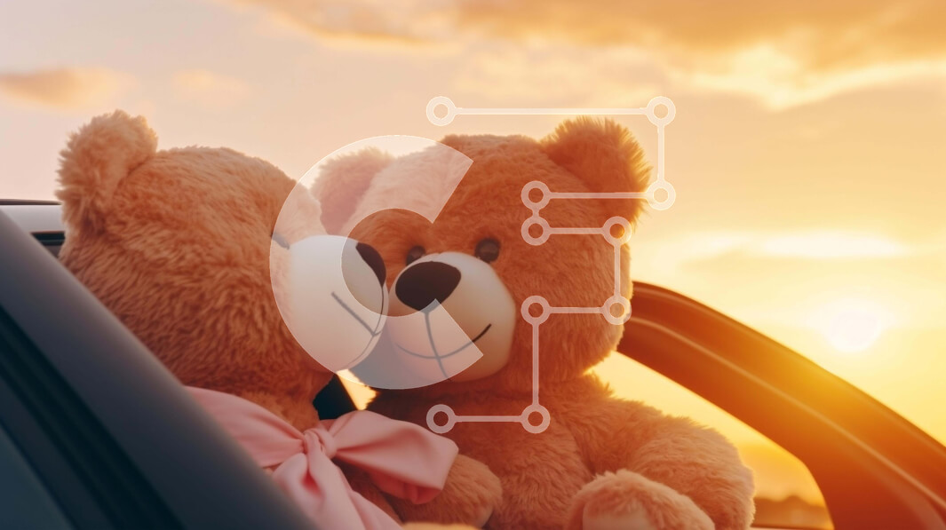 Intra Συλλεκτικό Ξύλινο Παζλ Plywood  4mm - Αρκουδάκια σε ένα παράθυρο αυτοκινήτου, φιλιούνται και αγκαλιάζονται στο ηλιοβασίλεμα Σε Ξύλινο Κουτί - Διαστάσεις Puzzle: 10x10 cm – 25 κομμάτια