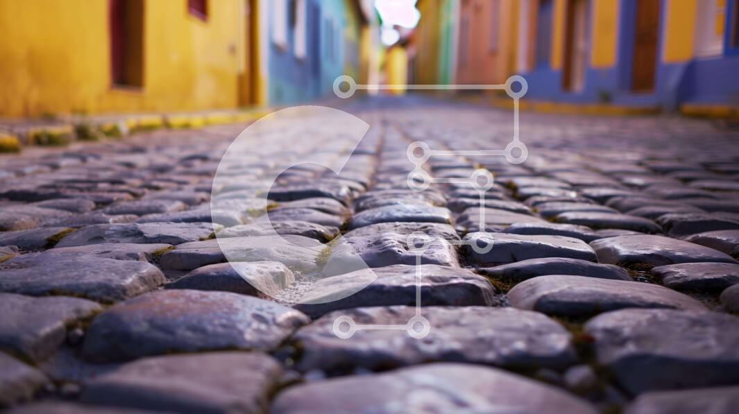 Intra Συλλεκτικό Ξύλινο Παζλ Plywood  4mm - Πολύχρωμο λιθόστρωτο δρόμο με ανθρώπους σε μια ευρωπαϊκή πόλη Σε Ξύλινο Κουτί - Διαστάσεις Puzzle: 10x10 cm – 25 κομμάτια