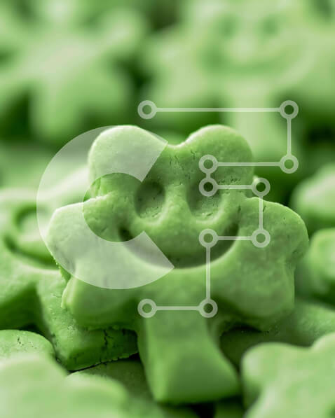 Intra Συλλεκτικό Ξύλινο Παζλ Plywood  4mm - Χαμογελαστές καραμέλες σε σχήμα τριφύλλου για την Ημέρα του Αγίου Πατρικίου Σε Ξύλινο Κουτί - Διαστάσεις: 10x10 cm – 25 κομμάτια