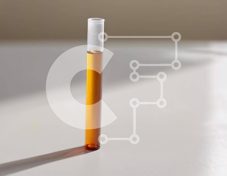 Intra Συλλεκτικό Ξύλινο Παζλ Plywood  4mm - Κυλινδρικός σωλήνας με πορτοκαλί υγρό στο τραπέζι Σε Ξύλινο Κουτί - Διαστάσεις: 10x10 cm – 25 κομμάτια