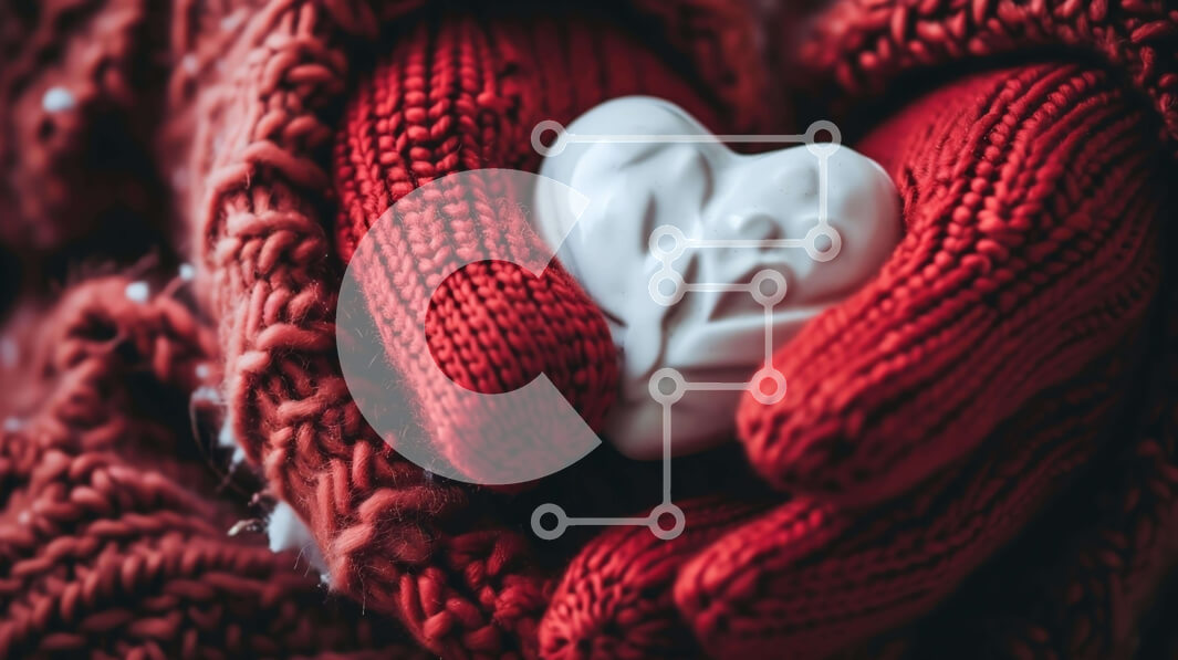 Intra Συλλεκτικό Ξύλινο Παζλ Plywood  4mm - Αντικείμενο σε σχήμα καρδιάς τυλιγμένο σε κόκκινα πλεκτά γάντια Σε Ξύλινο Κουτί - Διαστάσεις Puzzle: 10x10 cm – 25 κομμάτια