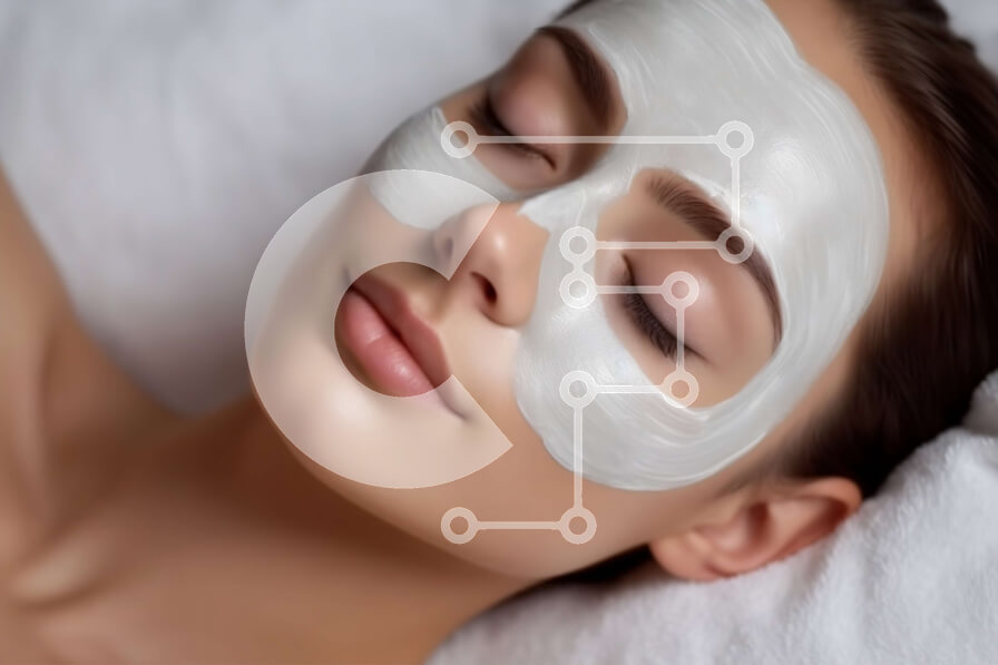 Intra Συλλεκτικό Ξύλινο Παζλ Plywood  4mm - Χαλαρώστε και ανανεωθείτε με μια μάσκα προσώπου σε ένα φωτεινό, λευκό δωμάτιο Σε Ξύλινο Κουτί - Διαστάσεις Puzzle: 10x10 cm – 25 κομμάτια