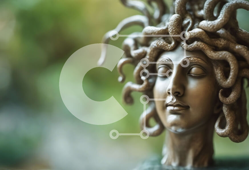 Intra Συλλεκτικό Ξύλινο Παζλ Plywood  4mm - Συναρπαστικό άγαλμα του κεφαλιού της γυναίκας με φίδια Σε Ξύλινο Κουτί - Διαστάσεις Puzzle: 10x10 cm – 25 κομμάτια