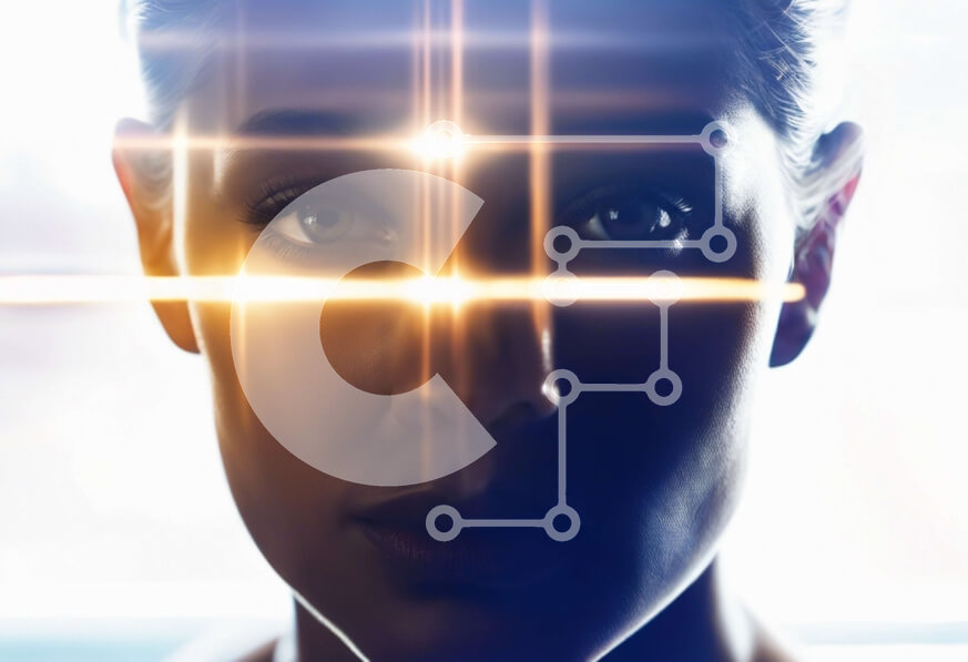 Intra Συλλεκτικό Ξύλινο Παζλ Plywood  4mm - Γυναικείο πρόσωπο με λαμπερά φώτα που λάμπουν στα μάτια της Σε Ξύλινο Κουτί - Διαστάσεις Puzzle: 10x10 cm – 25 κομμάτια