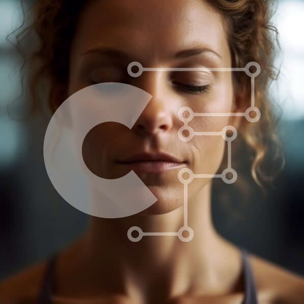 Intra Συλλεκτικό Ξύλινο Παζλ Plywood  4mm - Χαλαρωτική εικόνα μιας γυναίκας σε στάση γιόγκα με κλειστά μάτια Σε Ξύλινο Κουτί - Διαστάσεις Puzzle: 10x10 cm – 25 κομμάτια