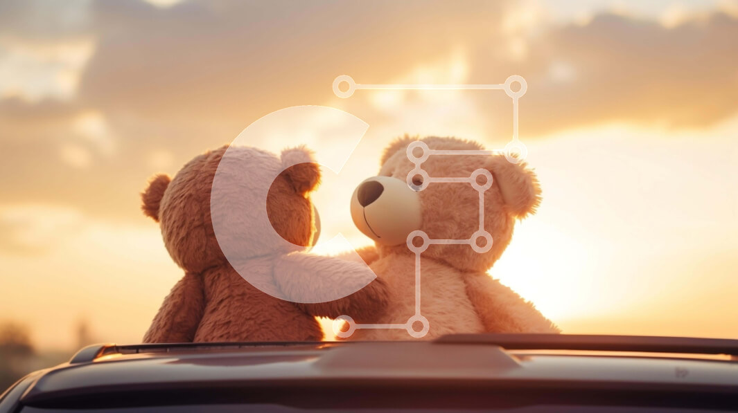 Intra Συλλεκτικό Ξύλινο Παζλ Plywood  4mm - Teddy Bears αγκαλιάζονται στη στέγη αυτοκινήτου στο ηλιοβασίλεμα Σε Ξύλινο Κουτί - Διαστάσεις Puzzle: 10x10 cm – 25 κομμάτια